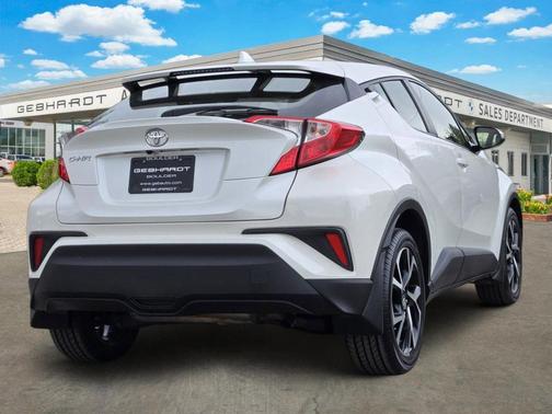 Blizzard Pearl 2021 Toyota C-HR XLE