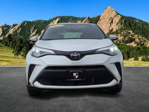 Blizzard Pearl 2021 Toyota C-HR XLE
