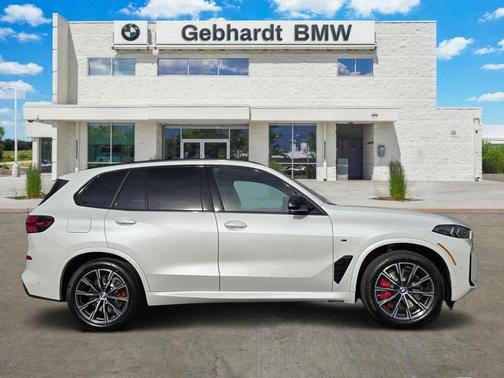 2026 BMW X5 M60i