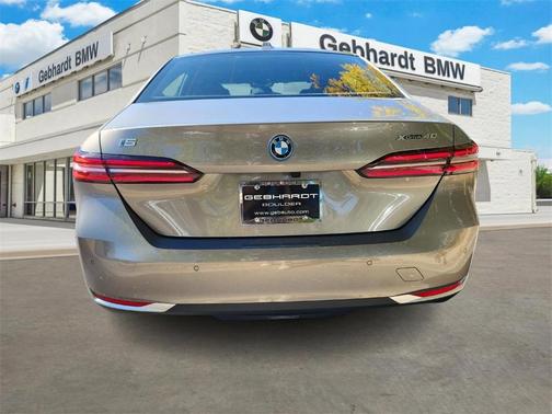 2026 BMW i5 xDrive40