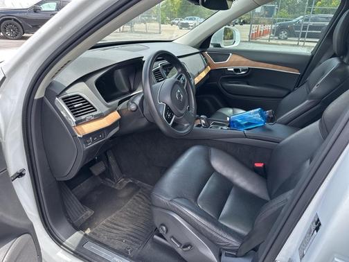 2021 Volvo XC90 Recharge Plug-In Hybrid T8 Inscription Expression 6 Passenger