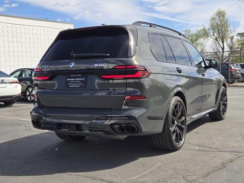 Gray Metallic 2026 BMW X7 M60i