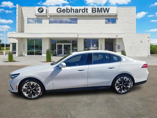 2026 BMW 530 i xDrive