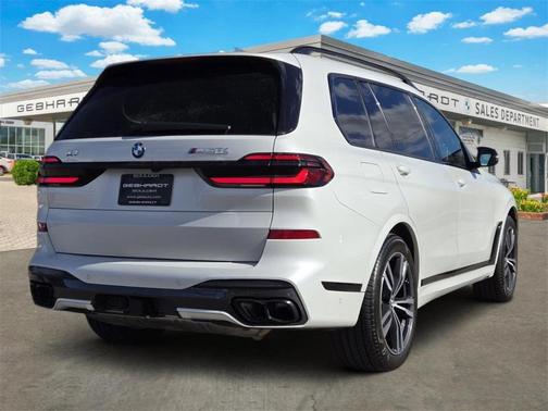 2025 BMW X7 M60i