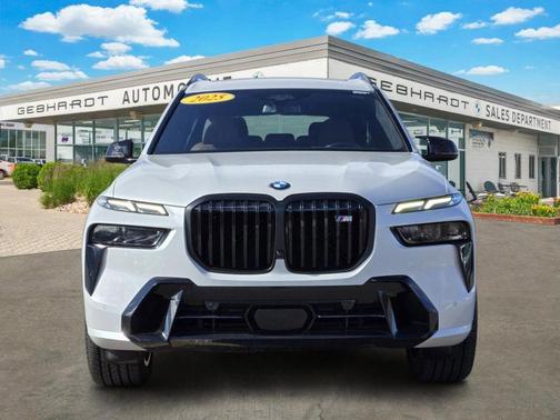 2025 BMW X7 M60i