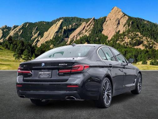 Black Sapphire Metallic 2023 BMW 530e 530e xDrive
