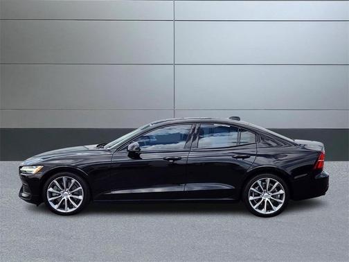 2019 Volvo S60 T6 Momentum