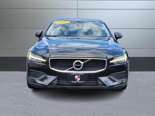2019 Volvo S60 T6 Momentum