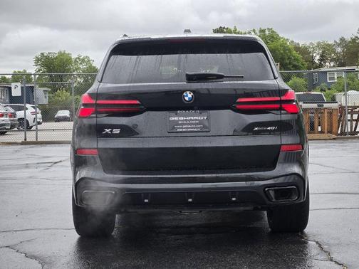 Black Sapphire Metallic 2025 BMW X5 xDrive40i