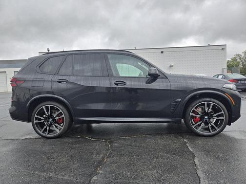 Black Sapphire Metallic 2025 BMW X5 xDrive40i