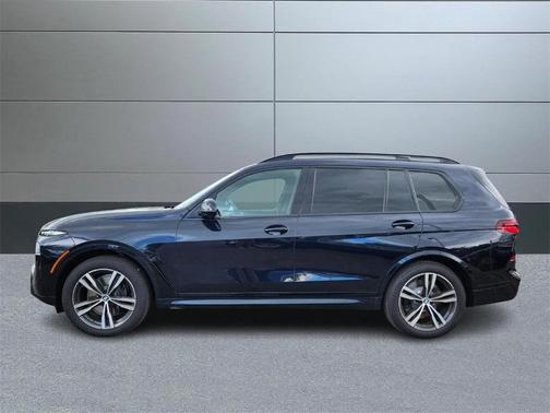 2025 BMW X7 M60i