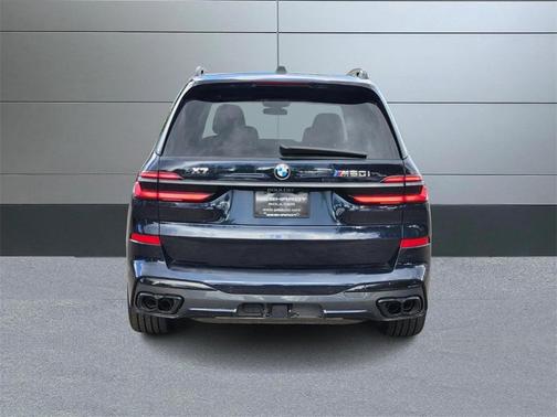 2025 BMW X7 M60i