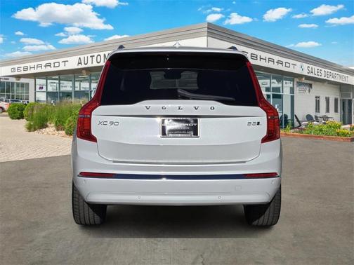 2023 Volvo XC90 B5 Plus