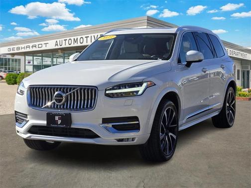 2023 Volvo XC90 B5 Plus