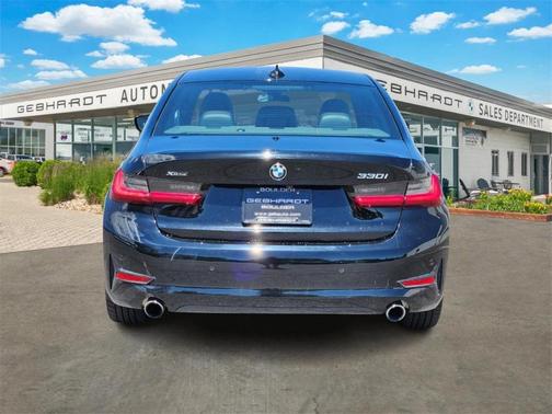2022 BMW 330 i xDrive