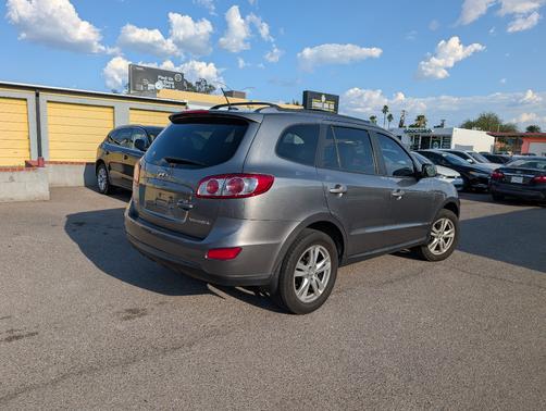 2011 Hyundai SANTA FE SE