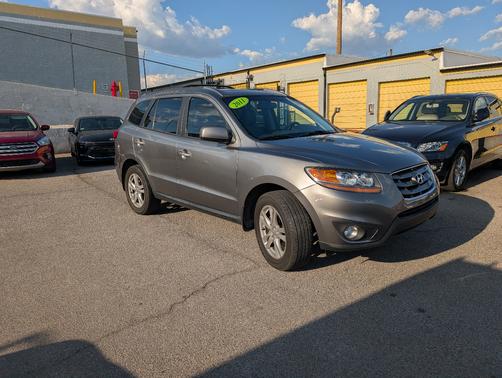 2011 Hyundai SANTA FE SE