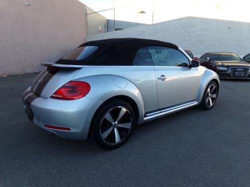 2013 Volkswagen Beetle 2.0T w/Sound