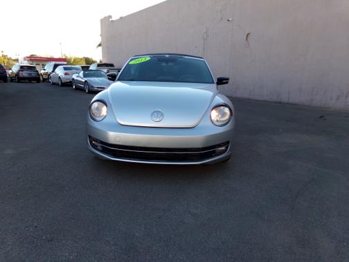 2013 Volkswagen Beetle 2.0T w/Sound
