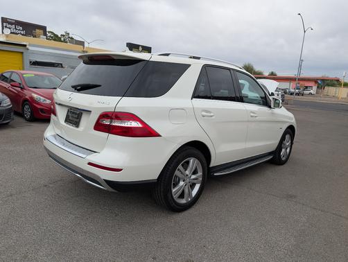 White 2012 Mercedes-Benz M-Class ML 350 4MATIC