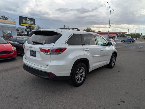 2016 Toyota Highlander LE