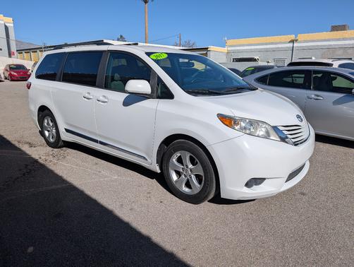 2017 Toyota Sienna LE