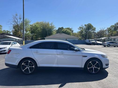 2015 Ford Taurus Limited