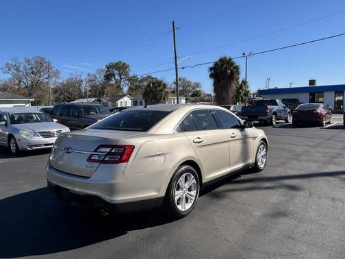 2017 Ford Taurus SEL
