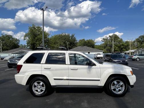 Stone White Clearcoat 2007 Jeep Grand Cherokee Laredo