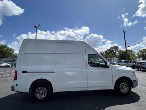 2017 Nissan NV Cargo NV3500 HD S V8