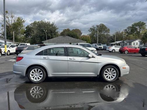2010 Chrysler Sebring Base