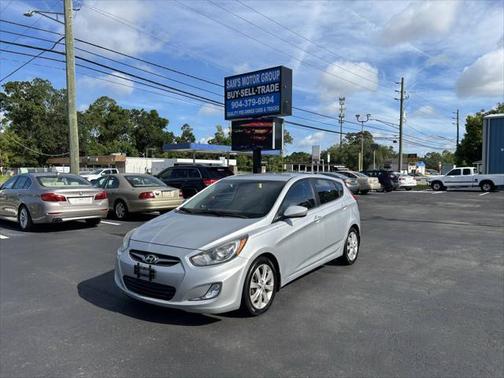 2012 Hyundai Accent SE