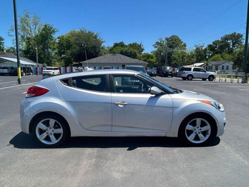 2012 Hyundai Veloster Base