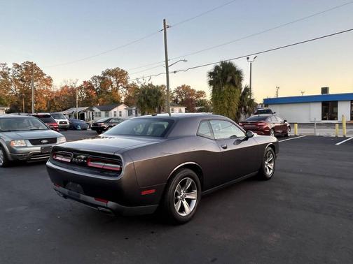 2015 Dodge Challenger SXT