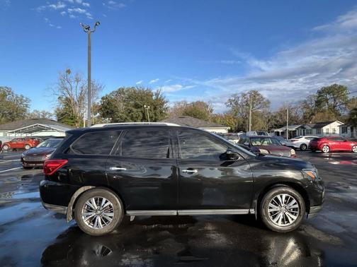 2019 Nissan Pathfinder SL