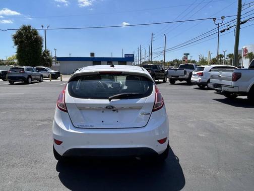 White Platinum Metallic Tri-Coat 2016 Ford Fiesta Titanium