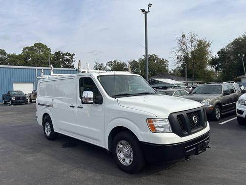 2017 Nissan NV Cargo NV3500 HD S V8