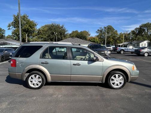 2005 Ford Freestyle SE