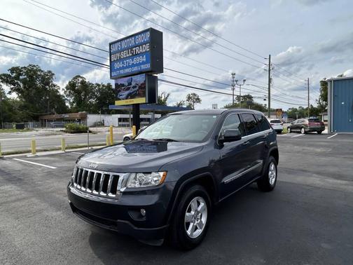Maximum Steel Metallic Clearcoat 2013 Jeep Grand Cherokee Laredo