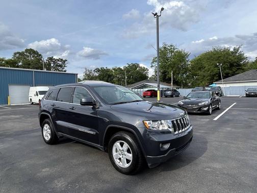 Maximum Steel Metallic Clearcoat 2013 Jeep Grand Cherokee Laredo