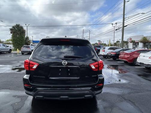 Magnetic Black 2018 Nissan Pathfinder SL