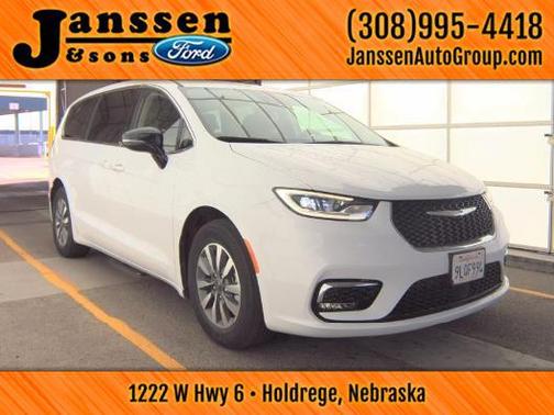 2024 Chrysler Pacifica Hybrid Select