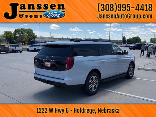 Space Silver Metallic 2025 Ford Expedition Max Active 4x4