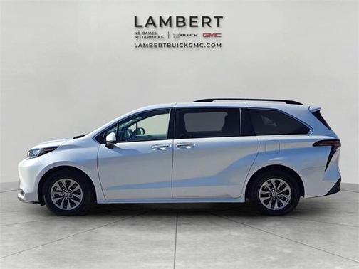 2023 Toyota Sienna XLE