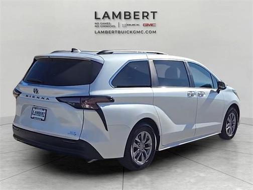 2023 Toyota Sienna XLE