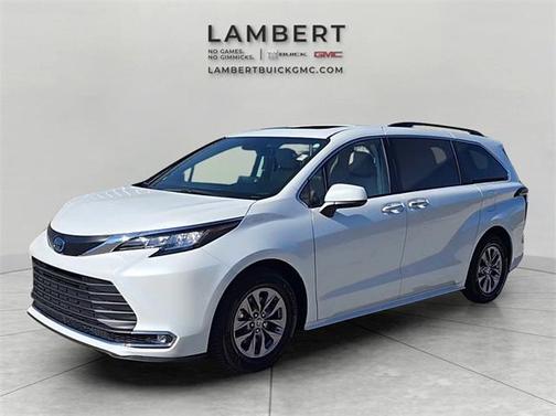 2023 Toyota Sienna XLE