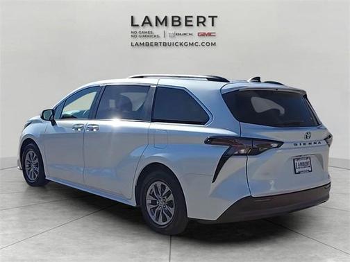 2023 Toyota Sienna XLE