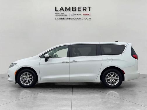 Bright White Clearcoat 2023 Chrysler Voyager LX