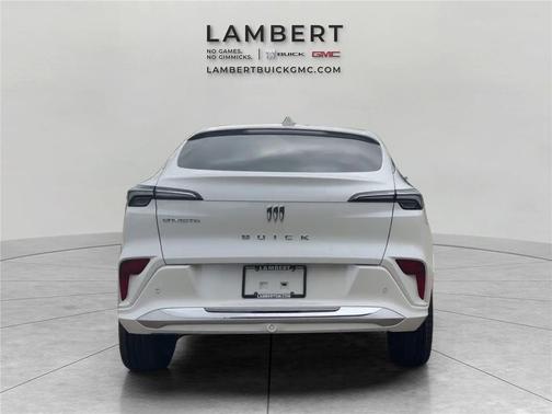 White Frost Tricoat 2026 Buick Envista Avenir FWD