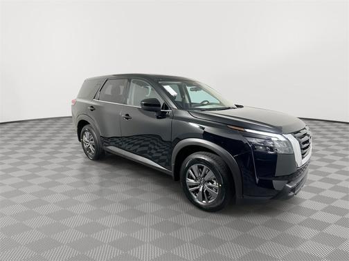 2025 Nissan Pathfinder S FWD